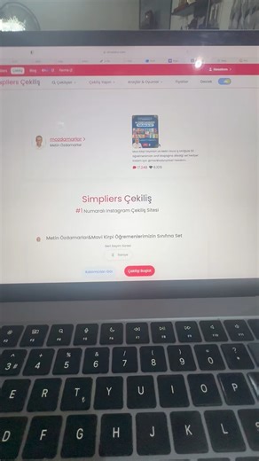 Metin Özdamarlar on Instagram: "@mavikirpiyayinlari sponsorluğunda 50 öğretmenimizin sınıfına seçeceği seti hediye ettiğimiz çekilişi en güvenilir çekiliş uygulaması @simpliersturkiye iye yaptık. 50 öğretmenimizi 17.248 yorum arasından seçtik."