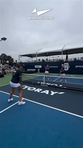 Spectacular 1 vs 2 Performance in Pickleball