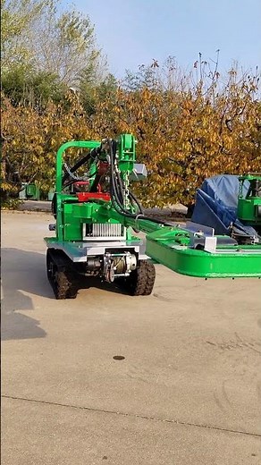 olive tree crawler type tree shaker