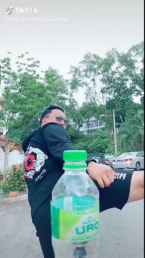 好啦！我有踢啦🤣🤣🤣 帅 1 喜欢看我Slowmo 2 Instagram:bennychungxuhui