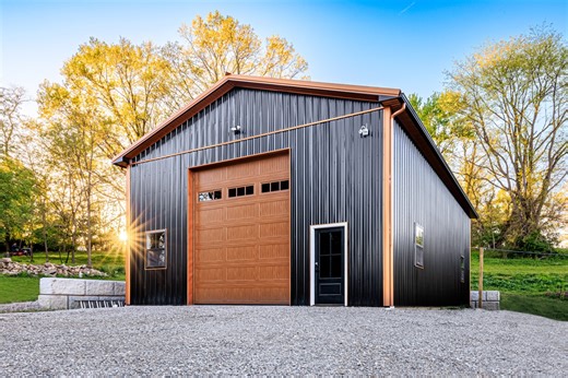 JJ’s Custom Builders – Spacious & Stylish Custom Barndominium