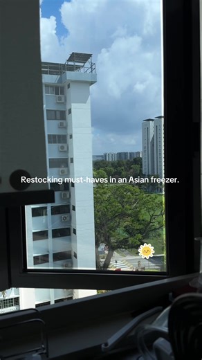 I find it harder to cook when I don’t have this staples in my freezer. Cooking is faster and efficient when all these are ready to be used. It also reduces waste as they don’t just lay sitting in those fridge drawers. #foodhacks #restockasmr #asmrtiktoks #cookingtips #homecooking