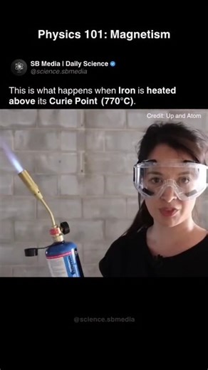 This is what happens when iron is heated above it's Curie Point (770°C) #shortvideo #physics