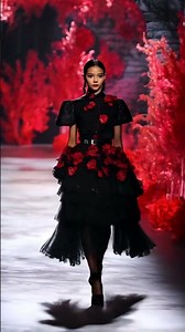 Best Catwalk Poses for Beginners! | Essential Modeling Walk Hacks for Your First Show #ModelingLife