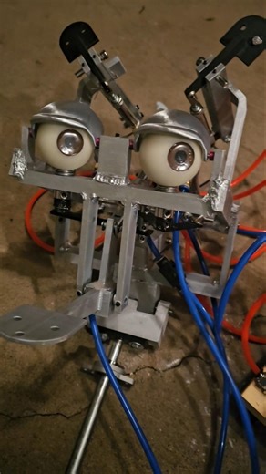 Rolfe head diagnostics/test #rockafireexplosion #rolfedewolfe #aninatronic #showbizpizza #fnaf #fyp