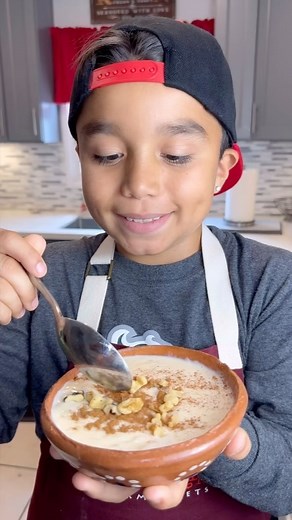 Arroz Con Leche Recipe Ingredients: 2 cups extra long grain rice 2 cinnamon sticks Lemon peel (3 medium pieces) 3 cups water 1/2 gallon milk 2 cans of evaporated milks 1 can of lechera 1 tsp vanilla extract 1/8 tsp salt Ground Cinnamon (Optional) Chopped Walnuts (Optional) Raisins (Optional) Instructions: Give your rice a quick rinse to clean it but don't overdo it because we need the starch! Add your clean rice to a pot; add cinnamon sticks, lemon peel and 3 cups of water. Once it reaches a boi