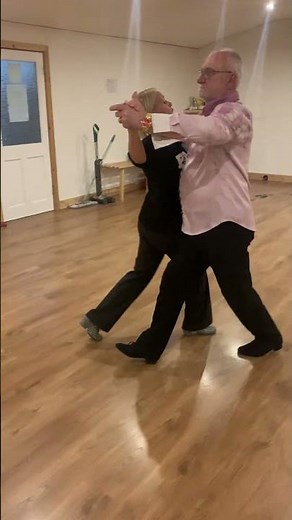 25.11 & 26.11.25 Beginners Quickstep (1/4 Turn, Chasse, Lockstep)