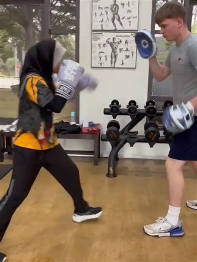 Getting Wawa ready to box at the start of February 🔥🥊 #boxing🥊 #padwork #thisgirlcan #boxingtraining #preparation