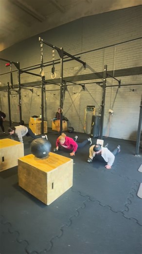 ITS TIME FOR A CHANGE… 2026 you are going to be ASTRONOMICAL 💜 Join our members group to be the first to hear about our further renovations and new sessions starting towards the end of January. Onwards and upwards - The journey continues. @emmaarmstrong_ @sam.strengthlab.crossfit @crossfitukandire #crossfitcommunity #strengthlabcrossfit #crossfitkirkcaldy #scottishcrossfit #britishfunctionalfitness | Strength Lab CrossFit