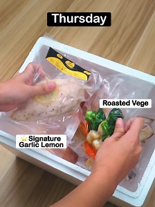 "Customise your 7 Days Protein DIET Meals!!" 🤩 2x size Protein, Low calorie, Big Portion, with 0 Sugar!! 😍 11 unique flavours to choose, like NEW flavours Kam Heong, Thai Tomyum, Japanese Miso!! and Black Truffle Sea Salt, Japanese Seaweed, Italian Tomato, Msia Curry, Local Sambal, Golden Lemongrass, Signature Garlic Lemon, Sichuan Mala Spicy. 😍 DIET CHICKEN is 100% well cooked, daily freshly oven-baked by our chef 👨🏻‍🍳, snap freezing vacuum packing, to lock the freshness, nutrients and ta