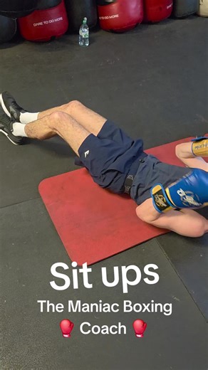 Sit-ups are a key exercise for building a strong core, and a strong core is essential in boxing and all combat sports. 🥊🔥 Your core is the link between your upper and lower body. Every punch, movement, slip, and level change starts from there. Core training through sit-ups helps develop: 💥 Punching power 💥 Balance & stability 💥 Better footwork 💥 Body shot resistance 💥 Endurance & posture 💥 Overall athletic strength A strong core allows you to rotate properly, stay balanced under pressure