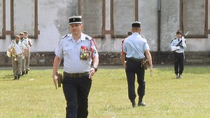 Changement de commandement au 16ème BCP. Le colonel Chrissement a laissé sa place au colonel Hours, un enfant du bataillon de Bitche. Ils nous partagent tous les deux leur ressenti suite à la cérémonie de passation de commandement. | Mosaïk Cristal