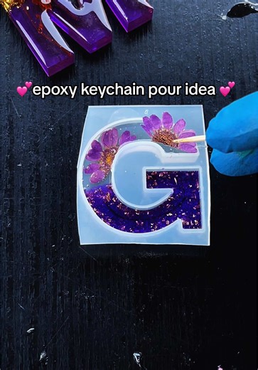 Resin Keychain Pour Ideas for DIY Enthusiasts