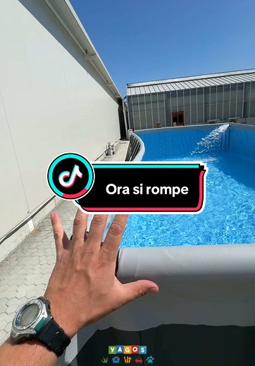 L’inclinazione dei laterali in una piscina fuori terra rettangolare è normale ed è maggiore se la piscina è molto lunga. Non ti preoccupare, se hai montato la piscina su un piano e allo stesso livello vedrai che non accadrà nulla.#pool #piscina #montaggio #pooltips #intex