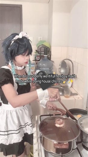 百合 WINTER☃️ on Instagram: "casual maid cosplay while doing everyday stuff ✨ #maidcosplay #cosplaylife #animevibes #queercosplay #lgbtqcosplay #femboycosplay #cosplaymeme"