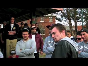Terrible Australian rapper embarrasses himself in front of crowd