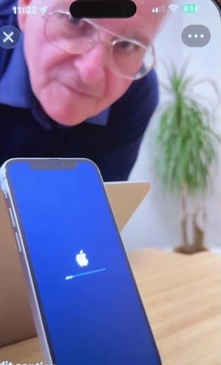 Apple iPhone boots loop ￼REPair