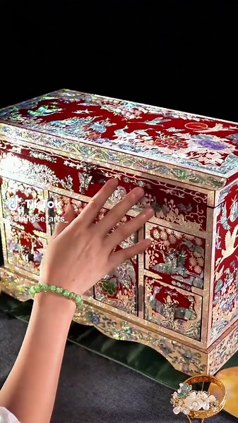 Stunning Hand-Made Jewelry Box from China