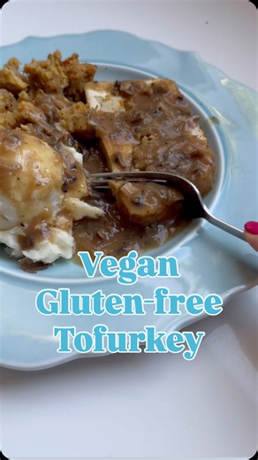 Meet the vegan gluten-free main dish that’s about to be the star of your whole Thanksgiving spread. 🍽️ It’s cozy, savory, holiday-ready, and gives major “I can’t believe this is tofu” energy. ✨ If your dream feast includes comfort food without any of the heaviness, this is your new go-to. 🌱 Perfect for Friendsgiving, potlucks, or impressing that one relative who still thinks vegans only eat salad. 💖 For the recipe, google Vegan Dollhouse Tofurkey. 💜 #veganthanksgiving #plantbasedrecipes #veg