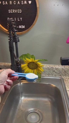 Do we want a part 2?! #cleantok #cleaning #cleaning #hacks #cleaninghacks #tips #tipsandtricks #dirty #kitchenhack #kitchencleaning #lifehack #oxiclean @OxiClean #notsponsored #momsoftiktok #fyp #foryoupages #viral