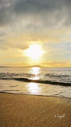 Coucher de soleil en direct sur la plage d’Agosta, près de Porticcio en Corse du Sud