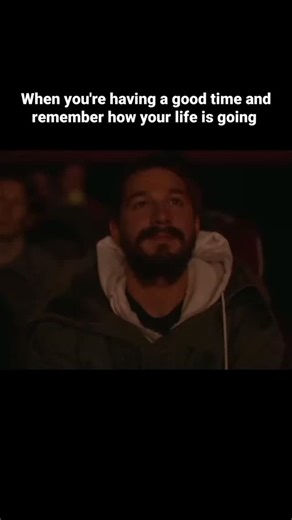 JAX on Instagram: "Viral は、1990年に公開されたアメリ カのコメディ映画です。監督はクリス・コロンバスで、脚本はジョン・ヒューズが2,390 担当しました。この映画は、家族の旅行中に一人残された少年、ケビン・マカリスターの冒険を描いています。 物語は、クリスマスの時期に家族がパリへ旅行する準備をしているところから始まります。しかし、ケビンは家族の旅行に反発し、自分の部屋に送られてしまいます。翌朝、家族が出発した後、彼は自分が一人ぼっちだと気づきます。 一方で、ケビンの家は泥棒に狙われてしまいます。彼は自分の家を守るために様々なトラップを仕掛け、泥棒たちと対峙します。映画は、家族の絆や成長をテーマにしており、非常に人気があり ます。 「ホーム・アローンは、そのユーモアや感動的なストーリーで、 今でも多くの人々に愛されています。特にクリスマスの時期に見る映画として定番となっています"