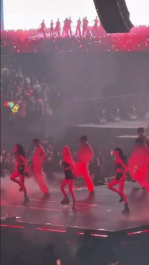 Blackpink performs DDU DU DDU DU with commanding presence #blackpink #jisoo #jennie #lisa #rose