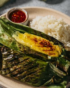 Sofia makes otak otak look effortless. Oh wait, it really is! Get the recipe: sbs.com.au/food/recipes/easy-otak-otak | SBS Food
