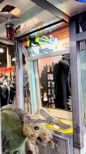 Visita Spirit Halloween en Waldorf, MD