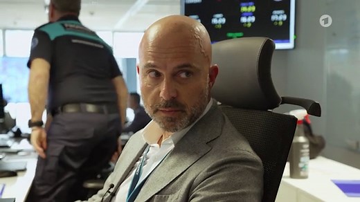 Dokumentation & Reportage: Inside Frontex – Exklusive Einblicke in die umstrittene EU-Grenzschutzagentur