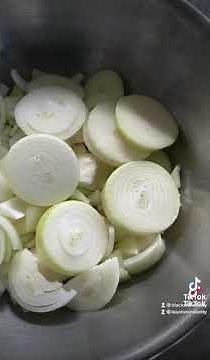 How to season a new Blackstone Griddle Onions & Grill Block ‪@BlackstoneBetty‬