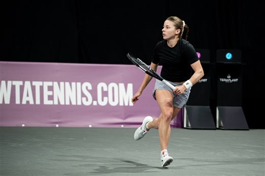Chwalinska outfoxes Danilovic in Cluj-Napoca; into first WTA quarterfinal