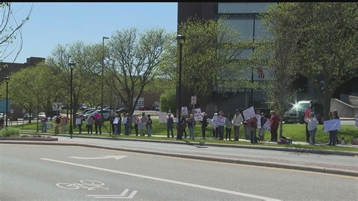 Locals in Youngstown protest over treatment of immigrants