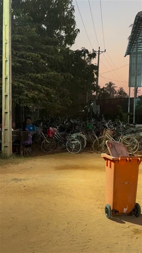 Chambok Future School provides free English,Chinese and Computer Classes for Rural Students in Bakong District Chambok Village in Siem Reap Cambodia 🇰🇭 .ជីវិតគ្រូស្មគ្រ័ចិត្តតាមជនបទ ត្រូវជួបរឿងច្រើនរាប់មិនអស់បរិយាយមិនចេញ😅😅ជាពិសេសនិងការស្វែងរកជំនួយ ដូចរាវម្ជុលក្នុងបាតសមុទ្រ។ | Chambok Future School