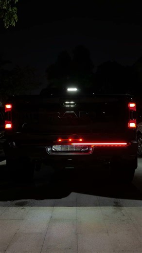 YOUSTAR-LIGHT tailgate light bar mounted on dodge ram.