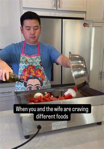 Wife's favorite: tomato soup with grilled cheese. For me it's usually a burger and this time I made beer battered onion rings. Superfood salad: 1/2 cup chopped kale* (not parsley) 3/4 cup quinoa (warmed up in microwave) 1/3 cup hemp seeds 1/3 cup diced bell pepper Olive oil vinaigrette: 1/2 cup olive oil 3 Tbsp red wine vinegar (or apple cider vinegar) 1 Tbsp chopped parsley 1/2 tsp thyme 1/2 Tbsp sugar (or honey, agave) Salt & pepper to taste Lightly dress the salad with vinaigrette Beer-batter