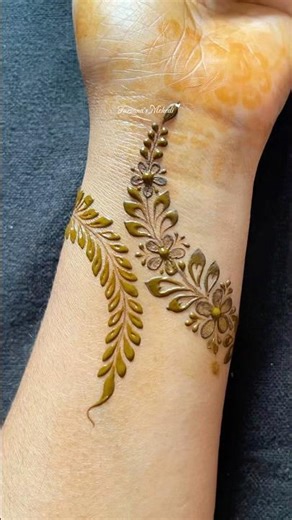 The girl who doesn't have henna on her hands. simple Mehedi design | mehendi tutorial || #mehndi ...