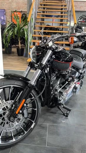 Another stunning harley davidson breakout review rate is that this bike drop a comment below #uk