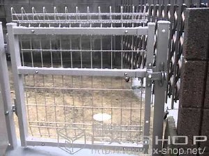 福岡県のメッシュフェンスG10 門扉 片開き 施工例 | エクステリアのエクスショップ