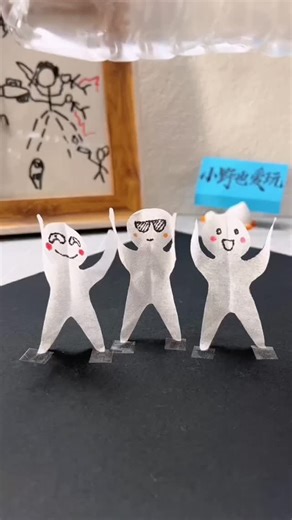 Crafty Kit | Let's use static electricity to make dancing little figures! #ParentChildCrafts | Instagram