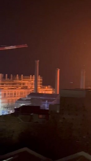 🔥 Ancora immagini dell'incendio che sta interessando "Le Ciminiere" di #Catania. 👉🏻 Seguici su IG www.instagram.com/sicilia_live | Sicilia Live