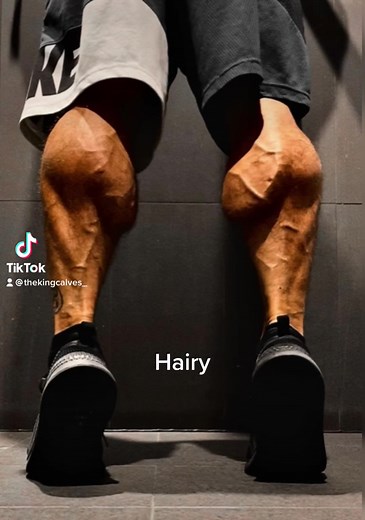 How do the calves look better? hairy or shaved? #bodybuildingmotivation #hugecalves #musclefitness #bodybuilder #bodybuilding #gymbeast #biggestcalves #neverskiplegday #workout #flexingmuscles