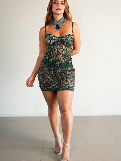 Paolla Oliveira celebrates her 44th birthday and her look steals the show.