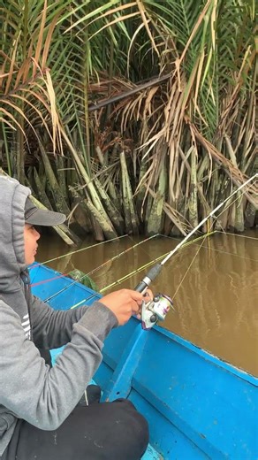 TARIKANNYA BIKIN PENASARAN #mancing #mancingmania #udanggalah #mancingudanggalah