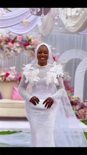 The bride stood on business #wedding #bridesmaids #weddingdance