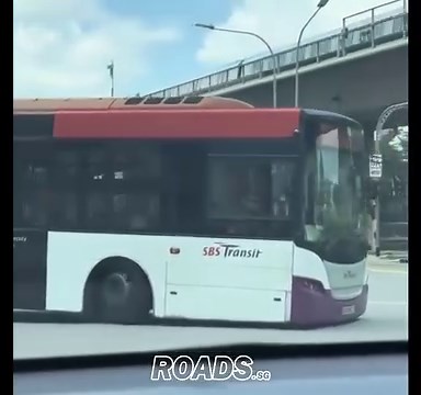 35K views · 250 reactions | SBS bus in 'racing mode' lowered to get reduced wind resistance. Haha | ROADS.sg | Facebook