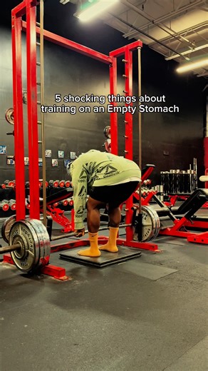 5 Shocking Truths About Fasted Training 👇 Struggling with pre-workout meals? DM me ‘MEAL’ and I’ll send you free, easy recipes to fuel your workouts! 1. Increased Fat Burn – But Not Fat Loss Training fasted can increase fat oxidation, meaning your body uses more fat for energy. However, total fat loss still depends on your overall caloric intake vs. expenditure throughout the day. 2. Muscle Loss Risk (Especially in Prolonged Fasted States) Without carbs or protein before training, your body may