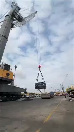 Why You Must Stay Clear of Suspended Loads | Hafiz Muhammad Waqas posted on the topic | LinkedIn