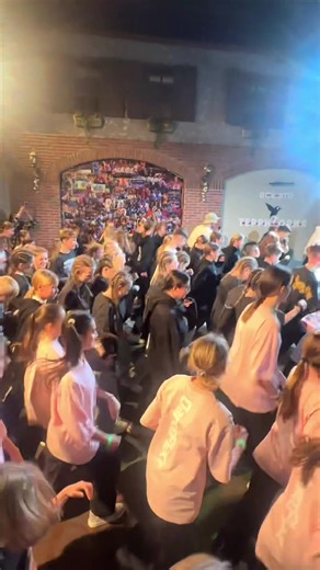 Fun Group Walking Dance Routine for Teens