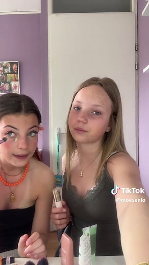 Get ready with us voor Koningsdag: snelle ORANJE make-up en haar
